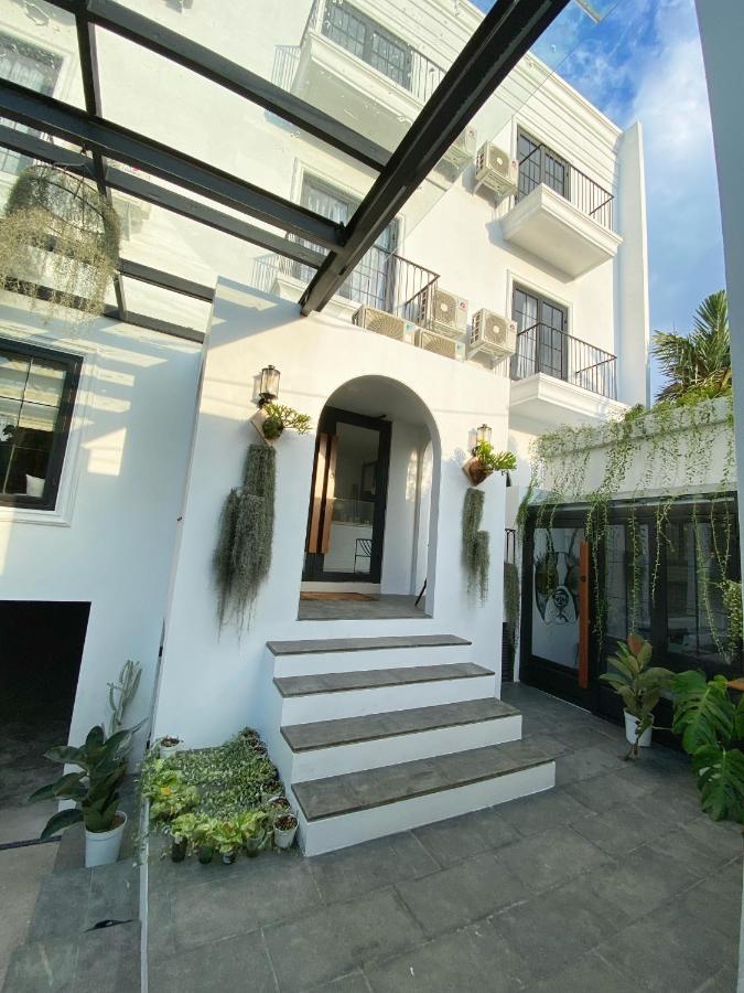 Loewys Home Tanjung Duren Jakarta Barat Exterior photo